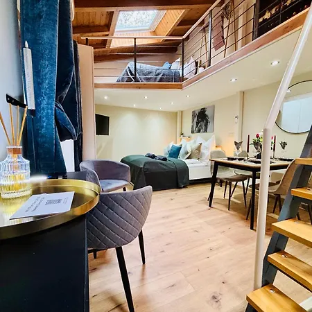 Διαμέρισμα Moondayhomes - Toplocation I 4persons I Gallery Maisonette Boutique Pera *