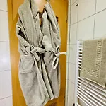 Moondayhomes - Toplocation I 4persons I Gallery Maisonette Boutique Pera フランクフルト