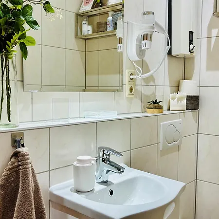 Moondayhomes - Toplocation I 4persons I Gallery Maisonette Boutique Pera Apartamento *