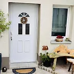 Moondayhomes - Toplocation I 4persons I Gallery Maisonette Boutique Pera 아파트